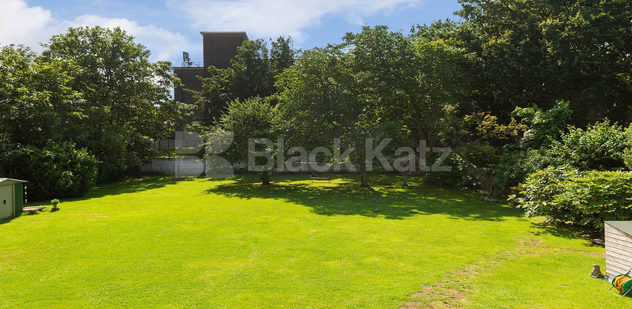 Spacious one bedroom set in a period conversion  Mercers Road, Tufnell Park